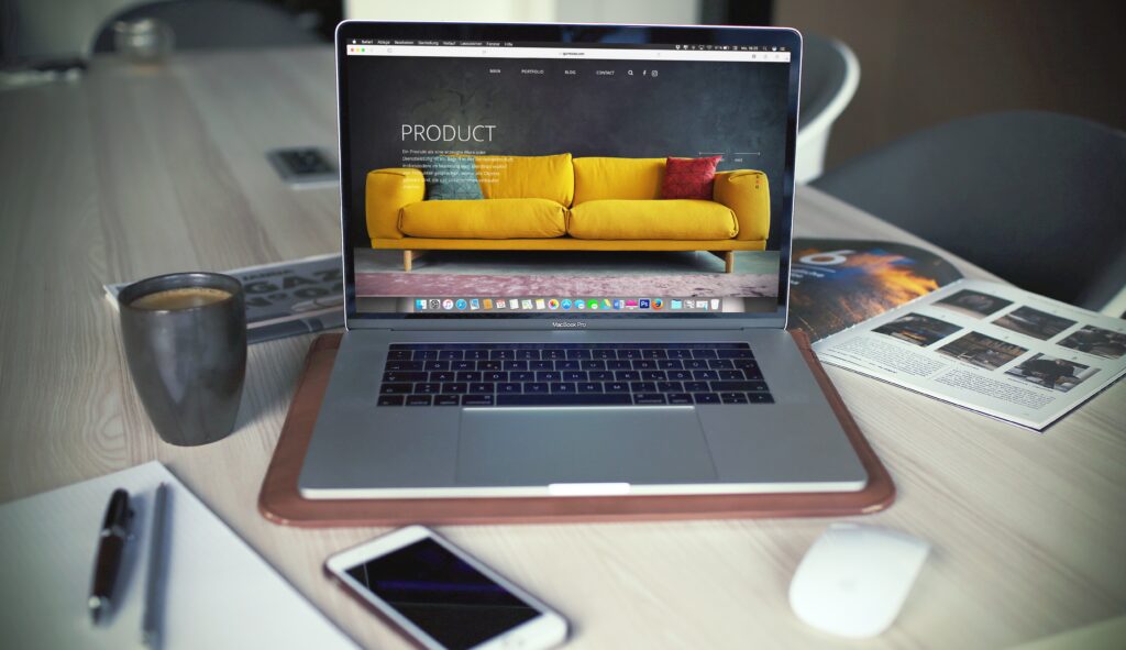 Créer son site web soi-même grâce à ces 3 outils indispensables